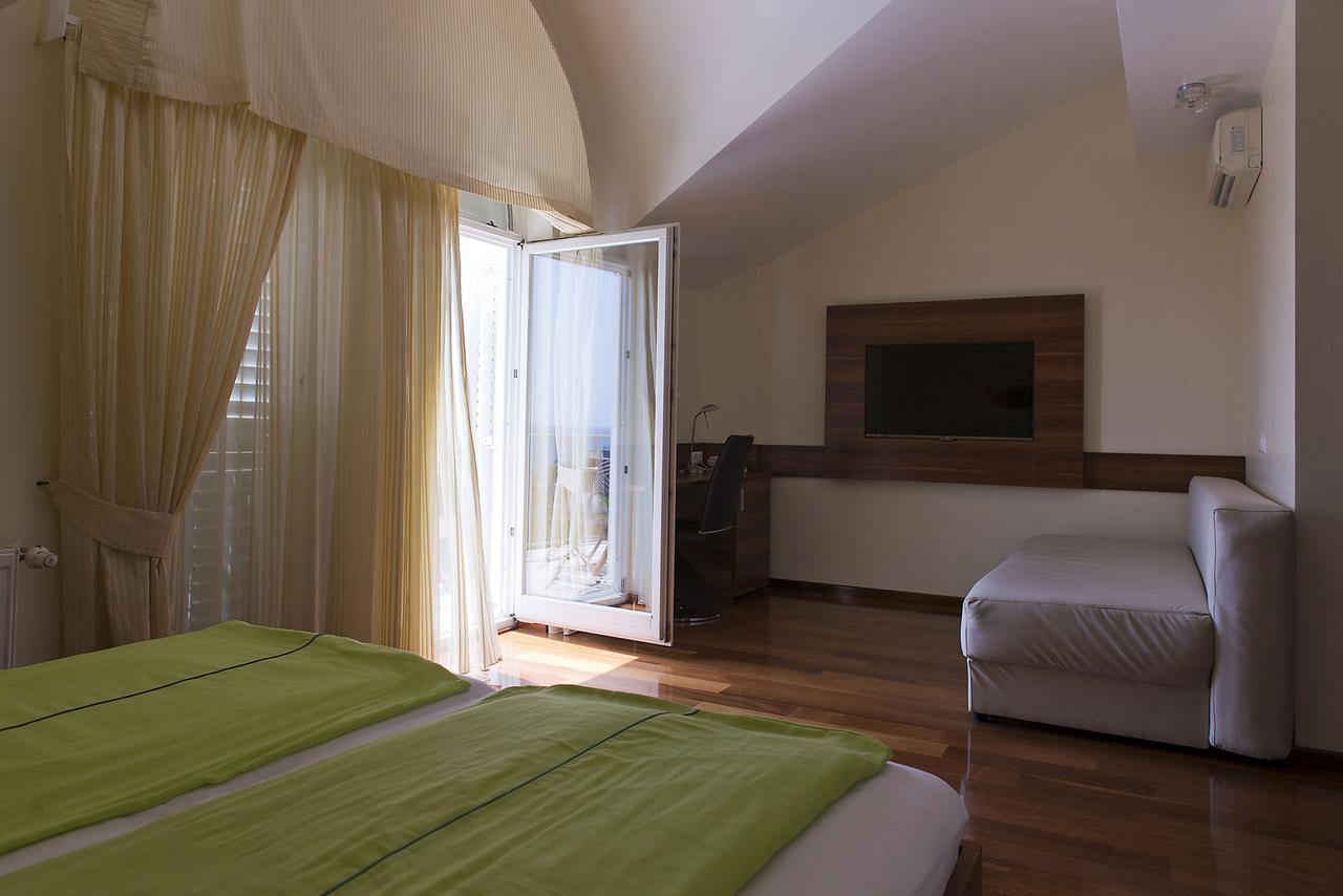 Pansion Maestral Hotel Novi Vinodolski Bagian luar foto