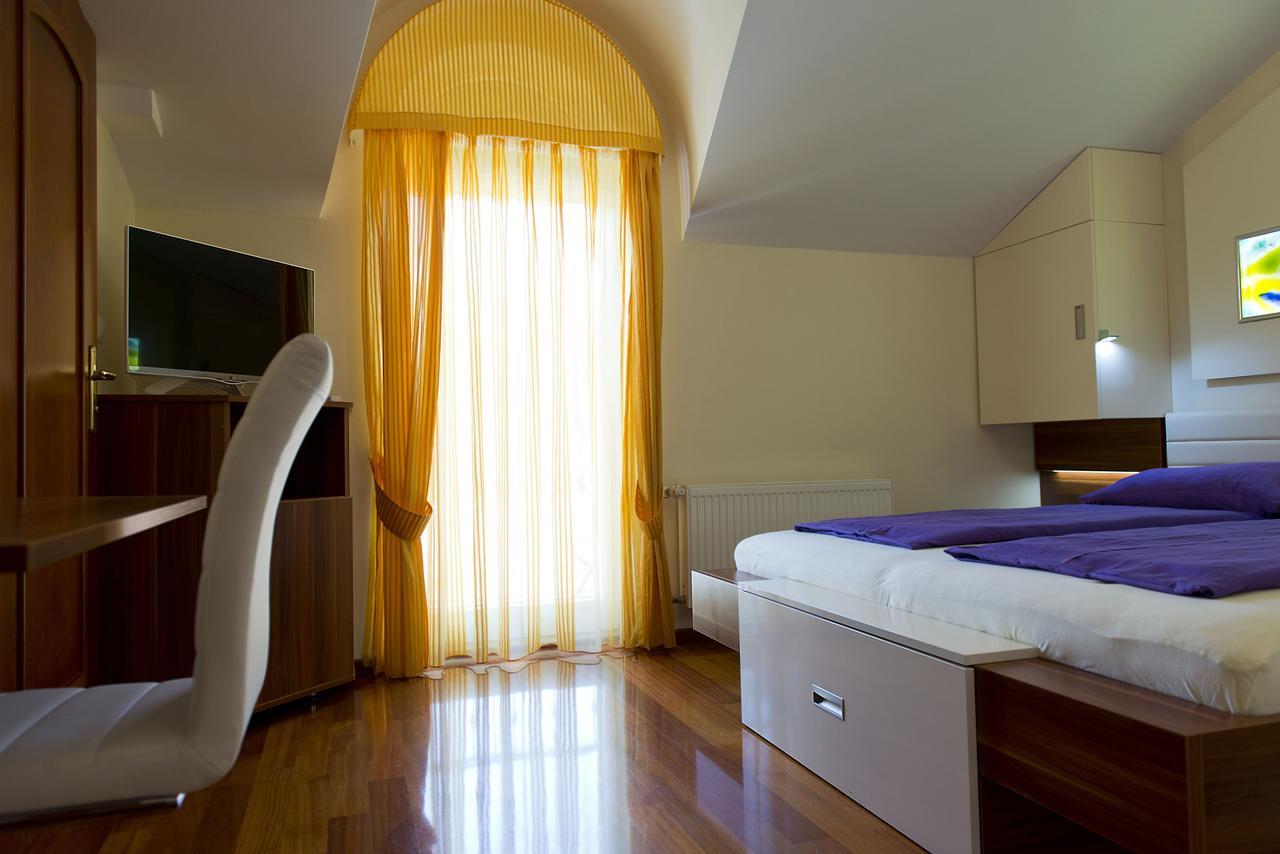 Pansion Maestral Hotel Novi Vinodolski Bagian luar foto